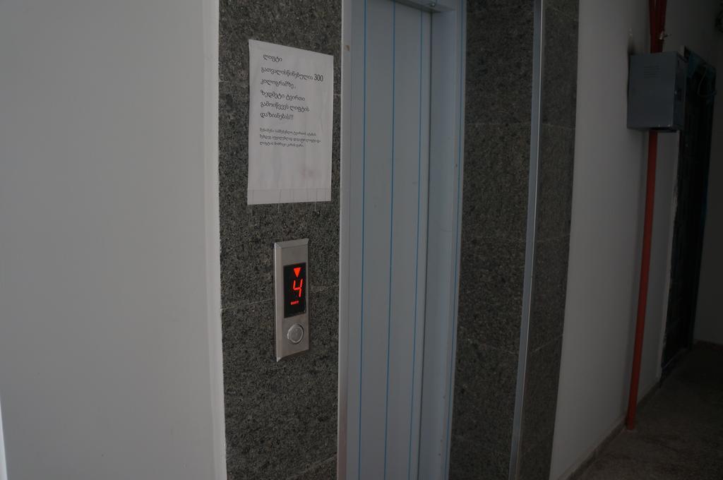 Apartment With Summer Terrace Batumi Phòng bức ảnh