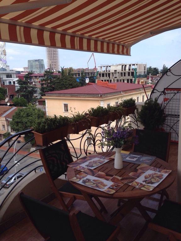 Apartment With Summer Terrace Batumi Phòng bức ảnh
