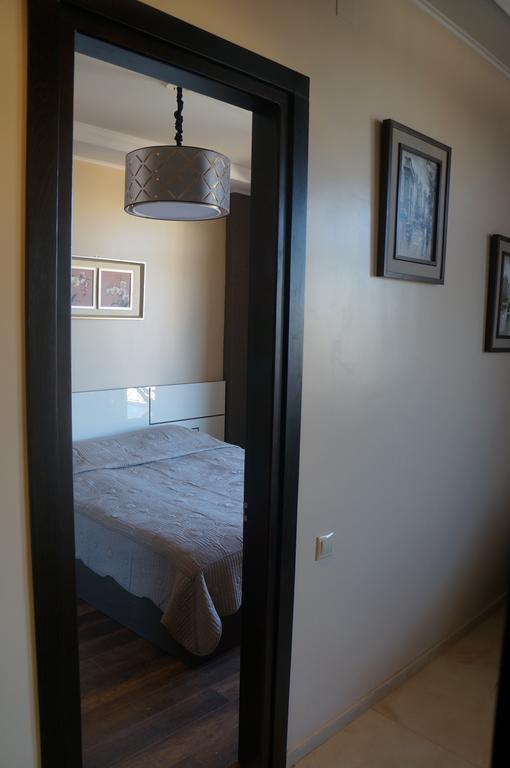 Apartment With Summer Terrace Batumi Phòng bức ảnh
