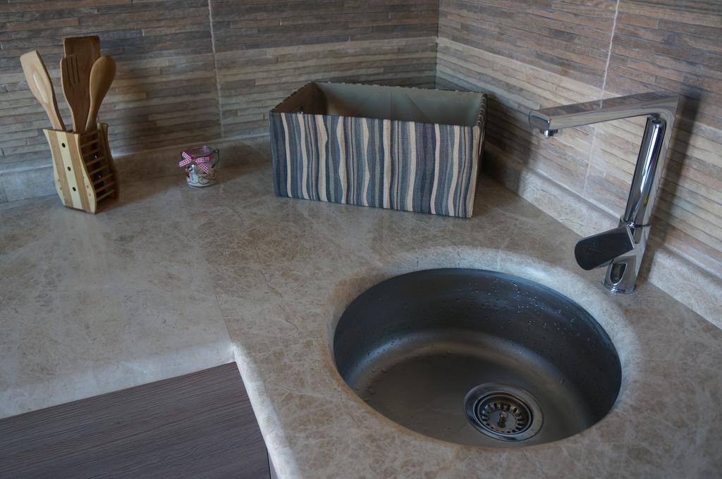 Apartment With Summer Terrace Batumi Phòng bức ảnh