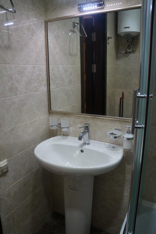 Apartment With Summer Terrace Batumi Phòng bức ảnh