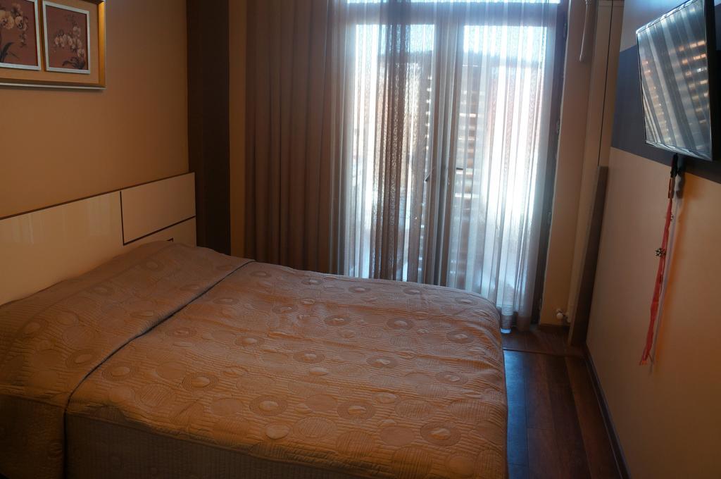 Apartment With Summer Terrace Batumi Phòng bức ảnh