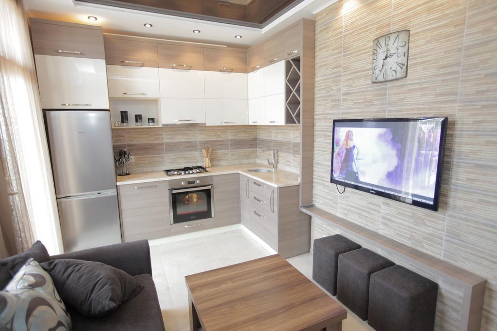 Apartment With Summer Terrace Batumi Phòng bức ảnh