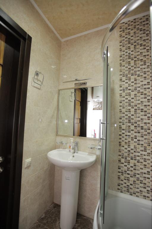 Apartment With Summer Terrace Batumi Phòng bức ảnh